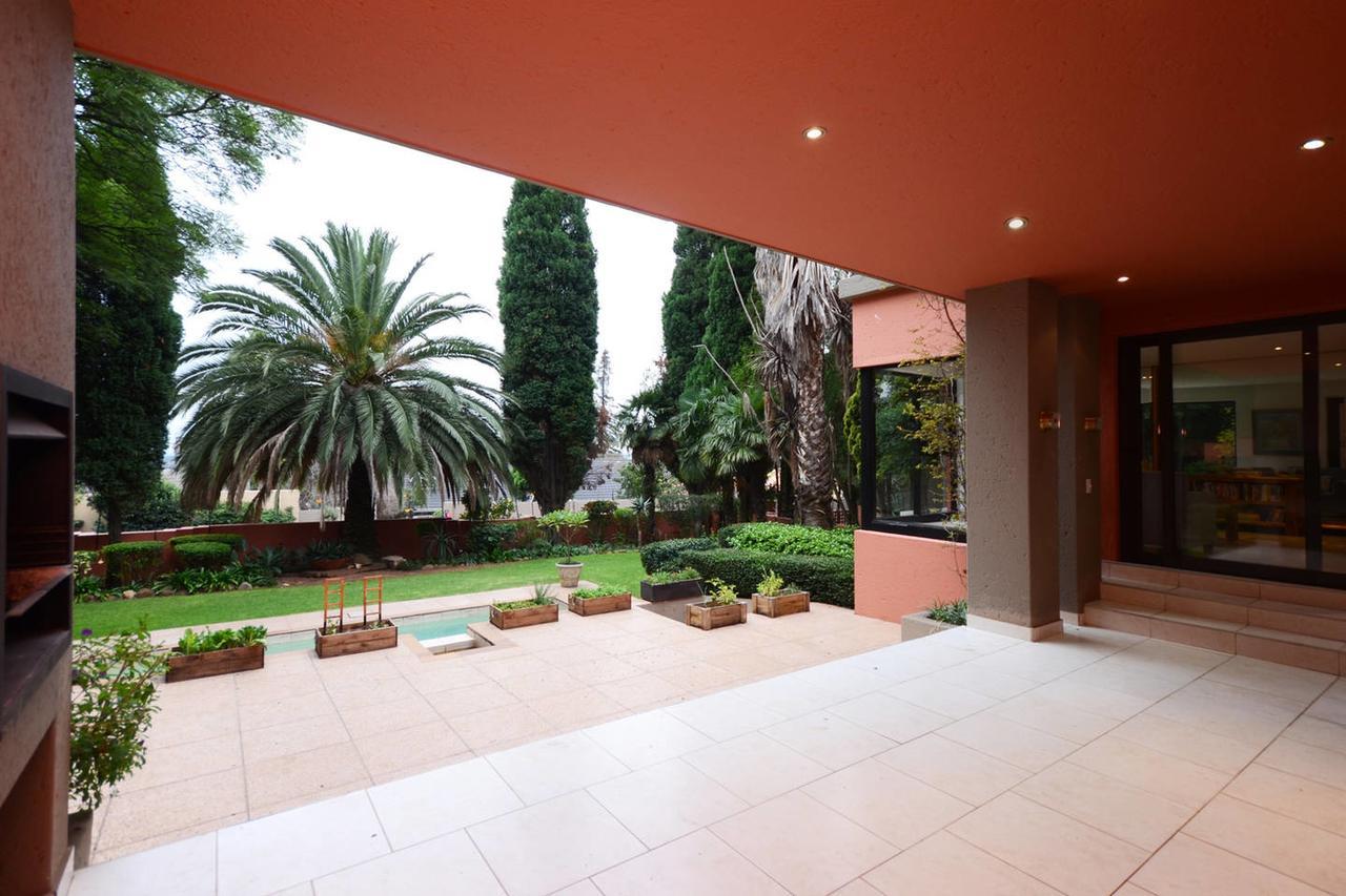 Chez Moe Hotel Germiston Exterior photo